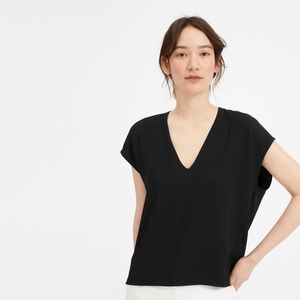 Everlane Japanese GoWeave V-Neck T-Shirt
